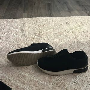 Anne Klein Sneaker 7 1/2 Black